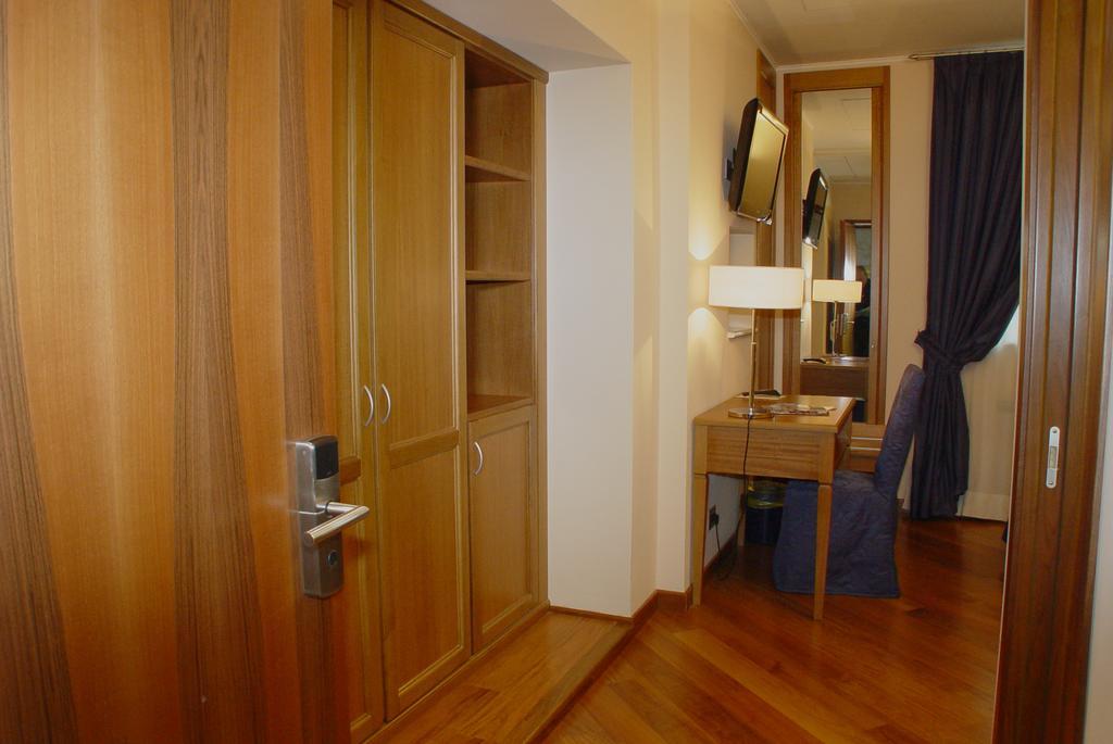 Hotel Iris Génova Quarto foto